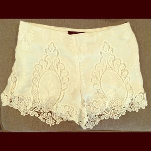 Dolce vita lace shorts